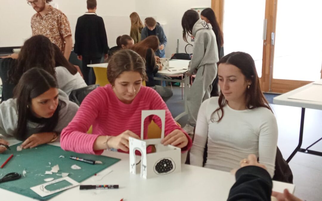Nos jeunes artistes en herbe à la découverte de l’art !